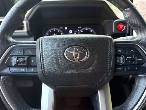 Used 2025 Toyota 4Runner TRD Off-Road Premium AWD/4WD image 25