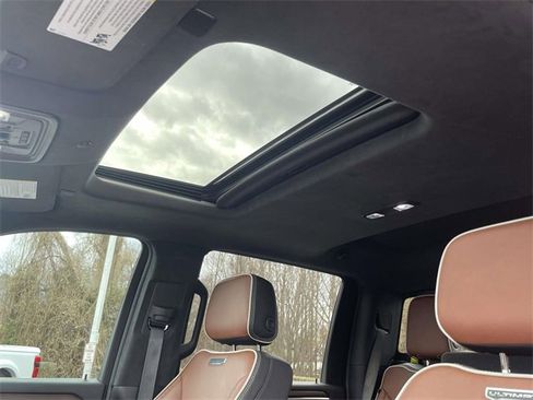 Used 2025 GMC Sierra 2500 Denali Ultimate w/ Max Trailering Package image 7