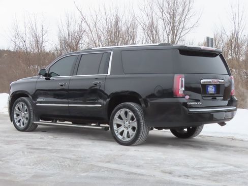 Used 2016 GMC Yukon XL Denali w/ Open Road Package image 34