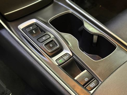 Used 2020 Honda Accord Sport image 16