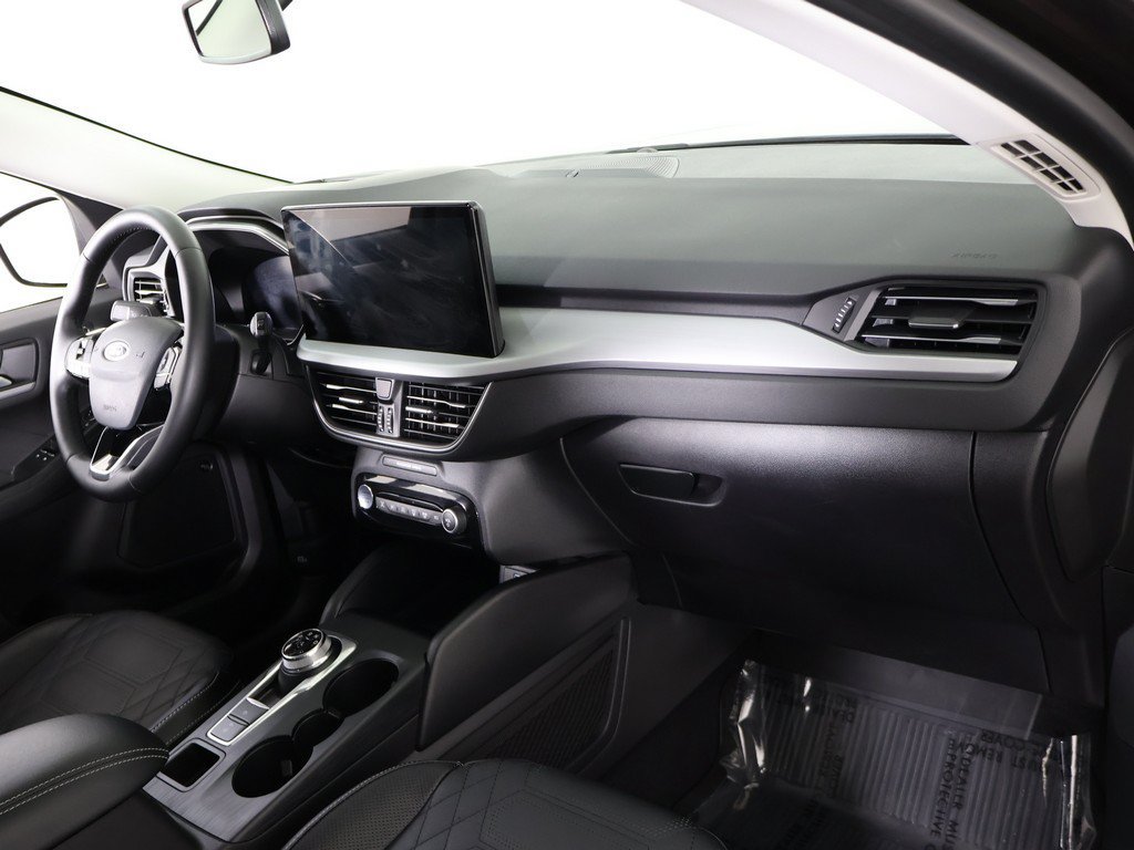 Used 2023 Ford Escape Platinum w/ Premium Technology Package AWD/4WD image 32