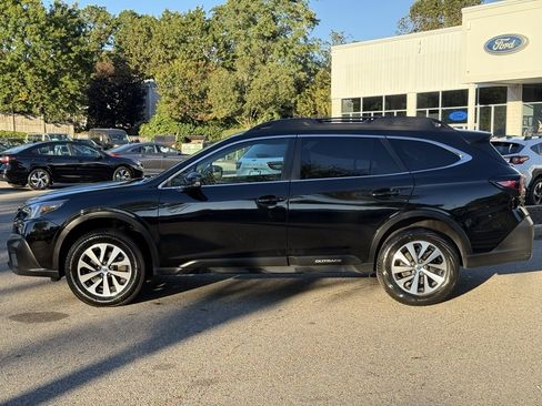 Certified 2022 Subaru Outback Premium image 9