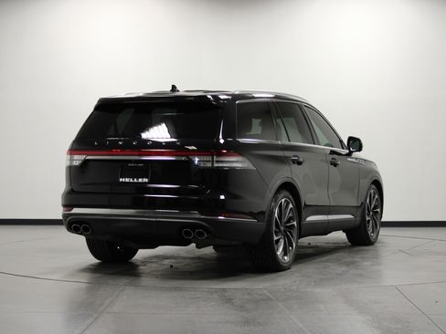 Used 2020 Lincoln Aviator Reserve w/ Equipment Group 202A image 4