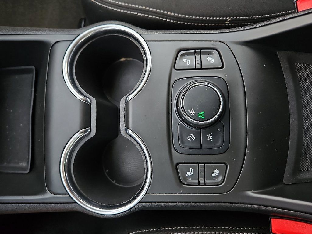 Used 2023 GMC Terrain SLE w/ Driver Convenience Package FWD image 25