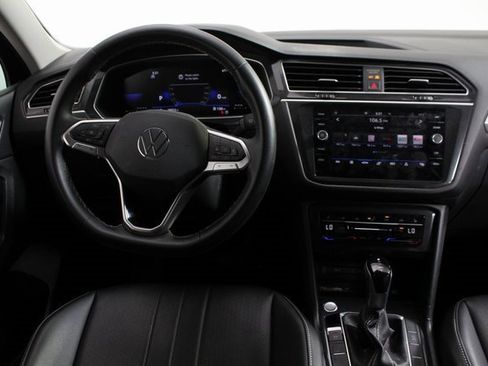 Used 2023 Volkswagen Tiguan SE image 10