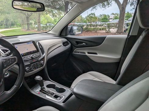 Used 2021 Chevrolet Equinox Premier FWD image 14