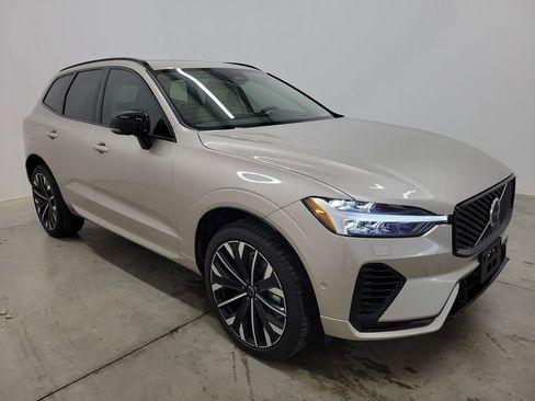 New 2026 Volvo XC60 T8 Ultra w/ Protection Package Premier AWD/4WD image 4