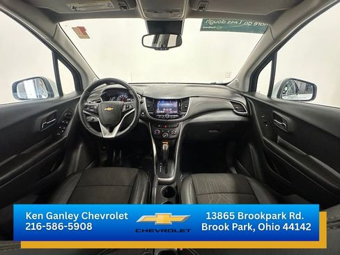 Used 2022 Chevrolet Trax LT w/ LT Convenience Package AWD/4WD image 21