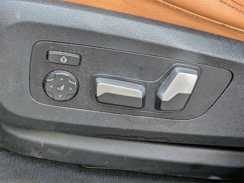 Used 2021 BMW X5 xDrive40i w/ Premium Package image 21