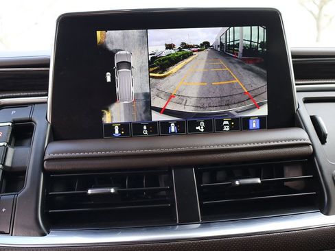 Used 2024 GMC Yukon SLT w/ SLT Luxury Package image 50