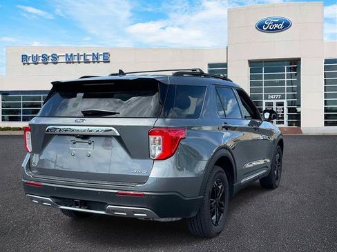 Used 2024 Ford Explorer XLT w/ Equipment Group 202A AWD/4WD image 4