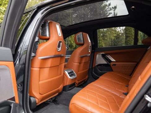 Used 2023 BMW 740i w/ Luxury Rear Seating Package RWD image 36