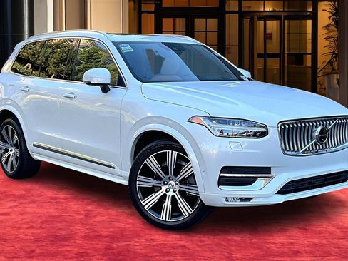 Used 2022 Volvo XC90 T6 Inscription w/ Advanced Package image 11