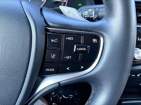 Used 2022 Lexus ES 350 w/ Premium Package FWD image 17
