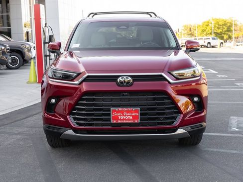 Certified 2024 Toyota Grand Highlander AWD image 2