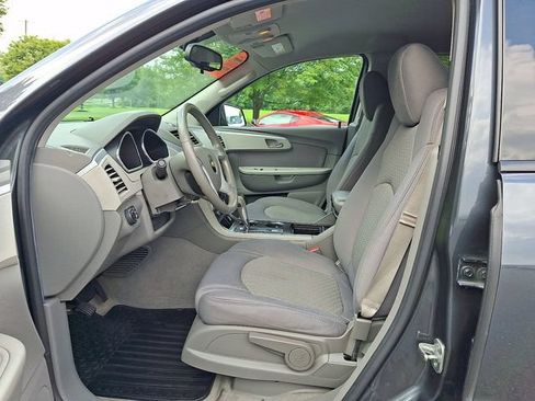 Used 2011 Chevrolet Traverse LS AWD/4WD image 16