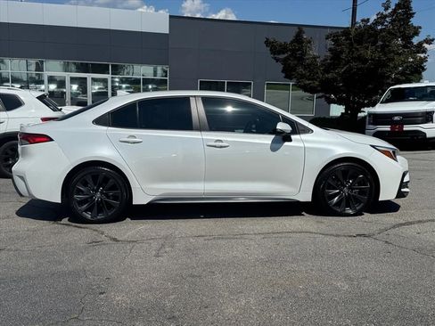 Used 2023 Toyota Corolla SE FWD image 2
