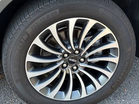 Certified 2024 Lincoln Aviator Reserve AWD/4WD image 12