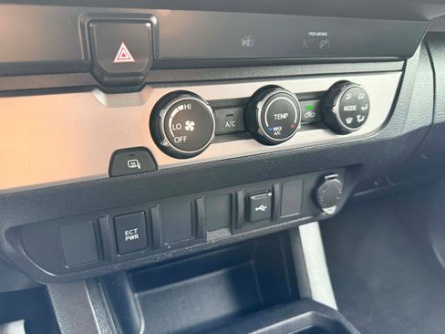Used 2021 Toyota Tacoma SR w/ SR Convenience Package image 20