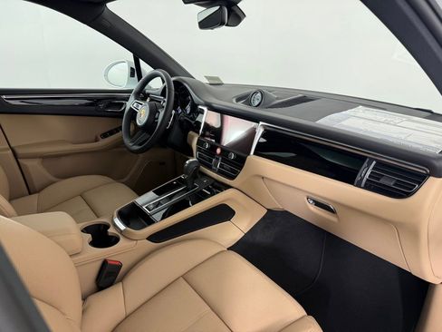 New 2026 Porsche Macan AWD/4WD image 20