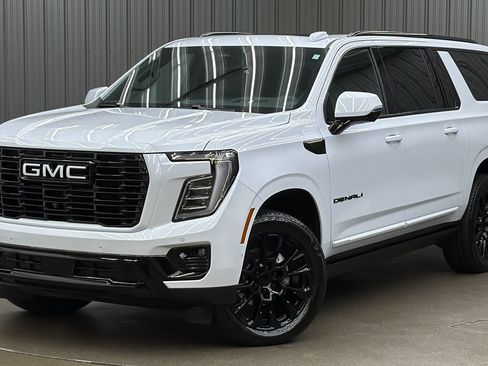 Used 2026 GMC Yukon XL Denali w/ Sun & Power Step Package AWD/4WD image 1