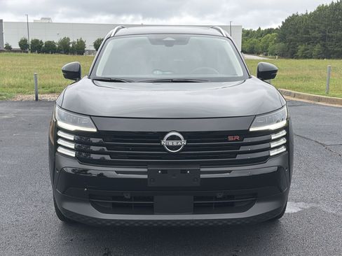 Used 2026 Nissan Kicks SR w/ SR Premium Package FWD image 3