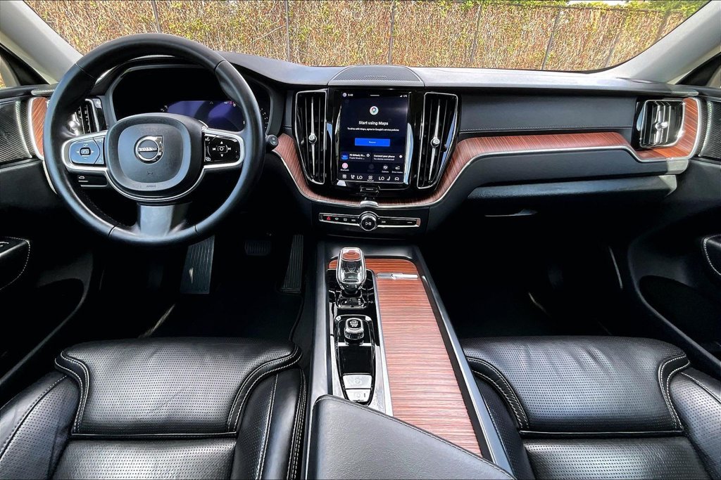 Used 2023 Volvo XC60 B5 Ultimate w/ Climate Package AWD/4WD image 19