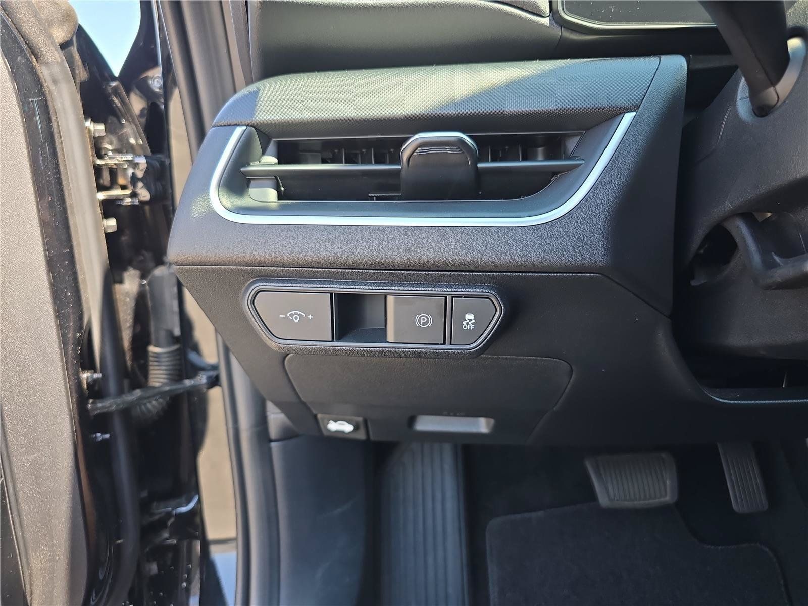 Used 2025 Kia K4 FWD image 34