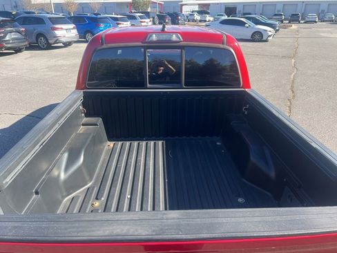Used 2020 Toyota Tacoma SR w/ SR Convenience Package image 18