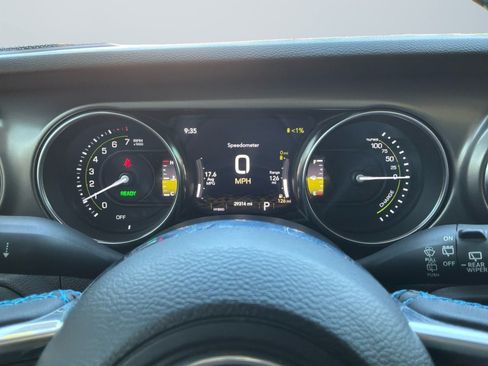 Used 2023 Jeep Wrangler Unlimited Rubicon 4xe AWD/4WD image 12