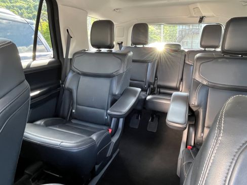 Certified 2025 Ford Expedition Platinum AWD/4WD image 28