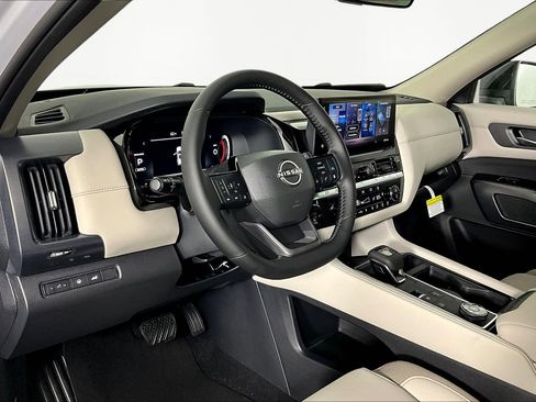 New 2026 Nissan Pathfinder SL image 9