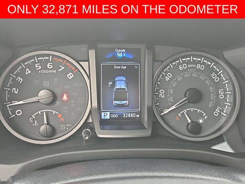 Used 2022 Toyota Tacoma TRD Sport w/ Technology Package RWD image 13
