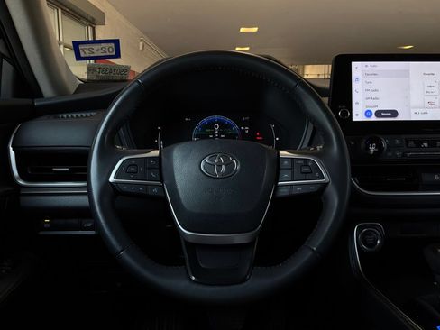 Used 2025 Toyota Grand Highlander FWD image 36