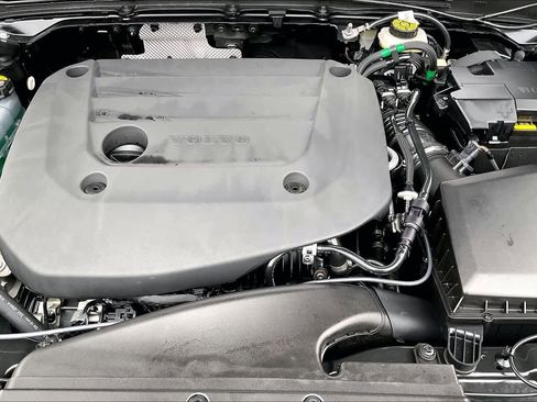 Used 2025 Volvo XC40 B5 Core w/ Protection Package Premier image 13