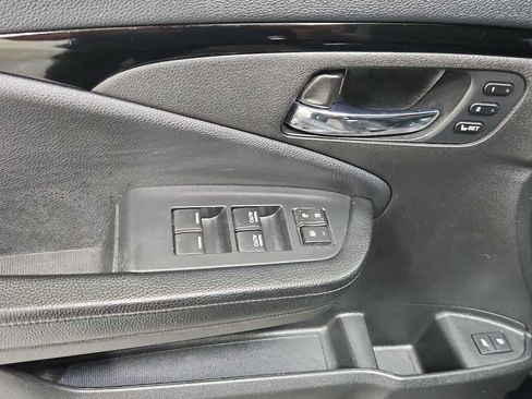 Used 2018 Honda Pilot Touring image 15