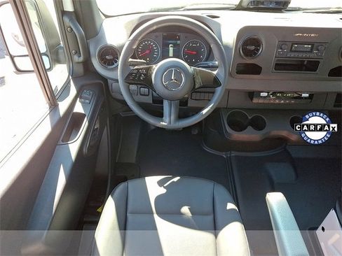 Used 2025 Mercedes-Benz Sprinter 2500 image 11