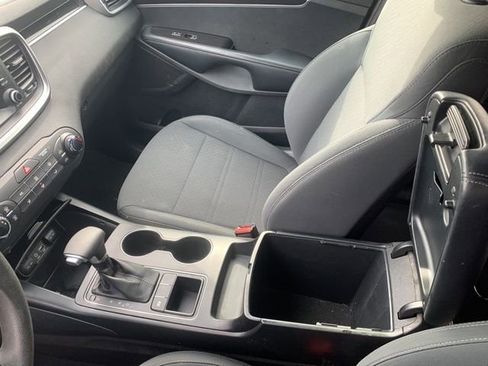 Used 2020 Kia Sorento L image 36
