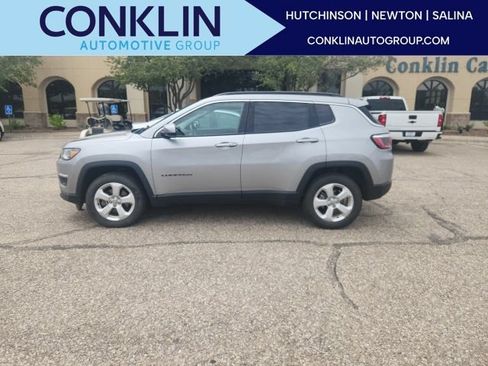 Used 2018 Jeep Compass Latitude w/ Popular Equipment Group AWD/4WD image 1
