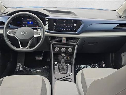 Used 2023 Volkswagen Taos SE w/ Panoramic Sunroof Package FWD image 22