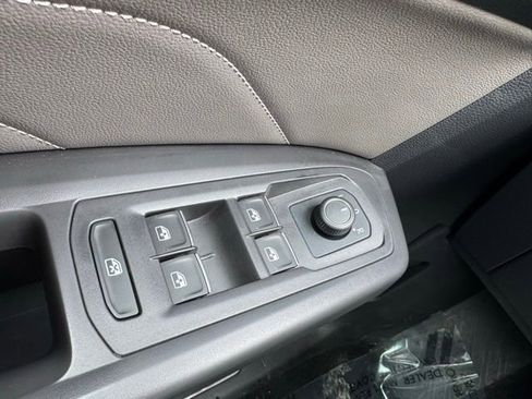 Used 2022 Volkswagen Atlas Cross Sport SEL R-Line AWD/4WD image 34