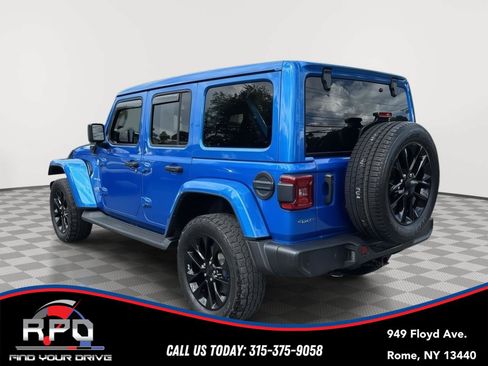 Used 2021 Jeep Wrangler Unlimited Sahara w/ Cold Weather Group AWD/4WD image 3
