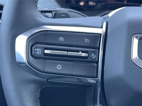 New 2025 GMC Acadia Elevation image 13