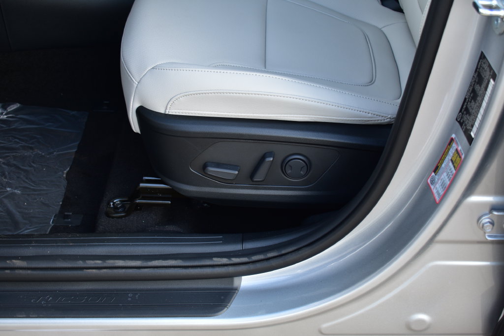 New 2026 Hyundai Tucson SEL Plus FWD image 18