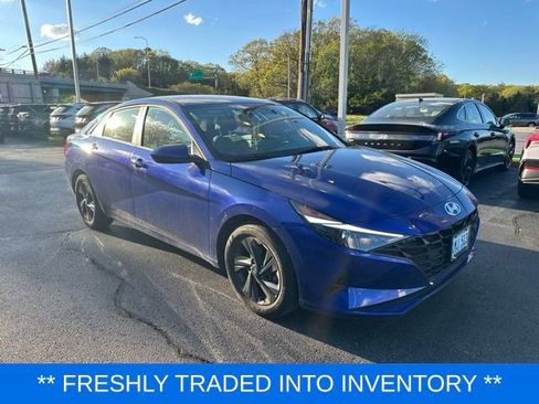 Used 2023 Hyundai Elantra SEL w/ Cargo Package FWD image 1