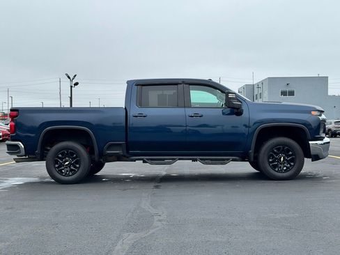 Used 2021 Chevrolet Silverado 2500 LT w/ Convenience Package image 8