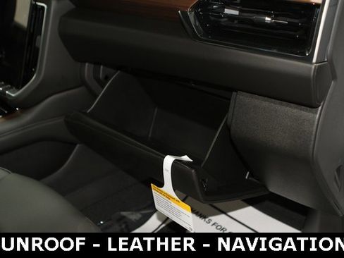 New 2025 GMC Yukon XL Denali w/ Sun & Power Step Package image 25