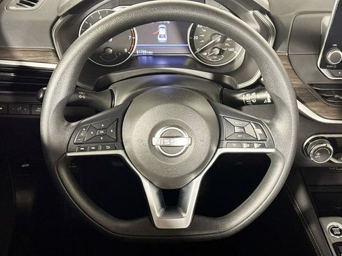 Used 2023 Nissan Altima 2.5 SV FWD image 13