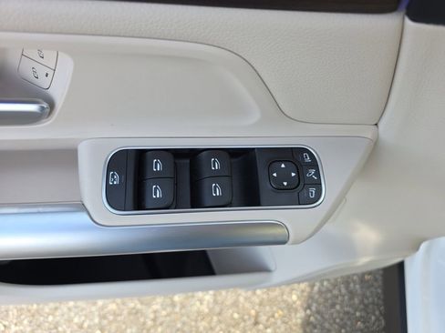 Certified 2025 Mercedes-Benz GLA 250 4MATIC image 21