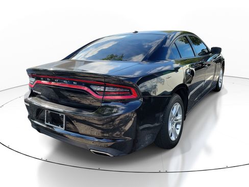 Used 2020 Dodge Charger SXT w/ Leather Interior Group RWD image 5